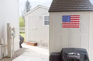 2423 SW Webster Rd, Grants Pass, OR 97526 - Photo 17