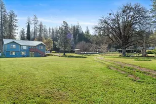 649 Pleasant Valley Rd, Merlin, OR 97532 - Photo 9