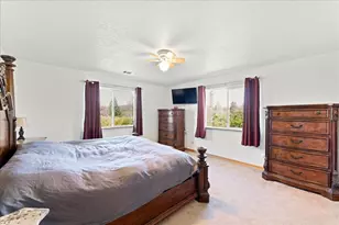 649 Pleasant Valley Rd, Merlin, OR 97532 - Photo 35