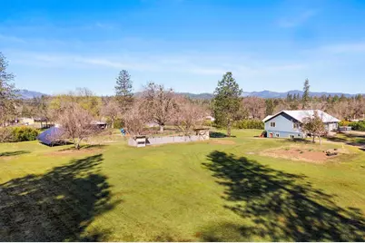 649 Pleasant Valley Road, Merlin, OR 97532 - Photo 49