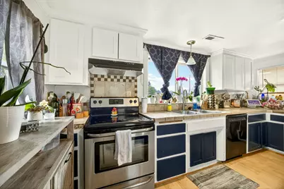 1702 SW Bridge Street, Grants Pass, OR 97526 - Photo 17