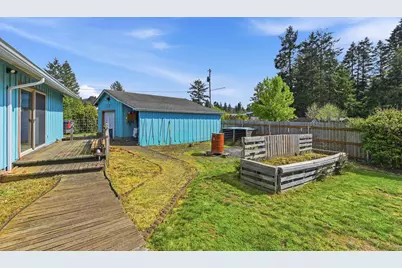 105 W 17th Place, Coquille, OR 97423 - Photo 13
