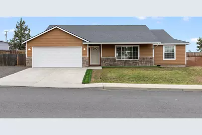717 SE Cross Lane, Madras, OR 97741 - Photo 1
