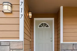 717 SE Cross Ln, Madras, OR 97741 - Photo 3