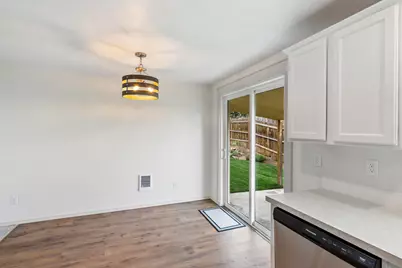 717 SE Cross Lane, Madras, OR 97741 - Photo 11