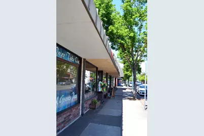 424 NW 6th Street, Grants Pass, OR 97526 - Photo 3