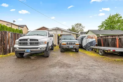 625 Cherry Street, Central Point, OR 97502 - Photo 33