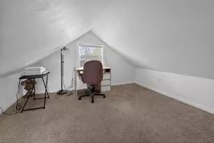 451 SE C St, Madras, OR 97741 - Photo 19