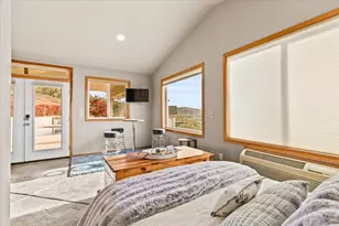 4002 Dry Creek Rd, Medford, OR 97504 - Photo 33