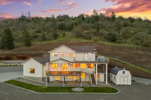 4002 Dry Creek Rd, Medford, OR 97504 - Photo 5