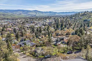 166 Nob Hill St, Ashland, OR 97520 - Photo 5