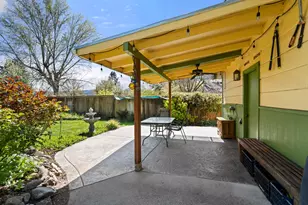 1427 NW Washington Blvd, Grants Pass, OR 97526 - Photo 33