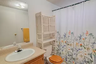 3700 Bellinger Ln, Medford, OR 97501 - Photo 11