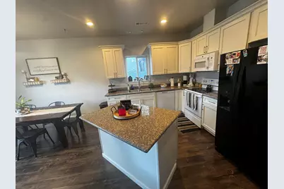 2642 Wyatt Drive, Medford, OR 97501 - Photo 3