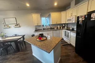 2642 Wyatt Dr, Medford, OR 97501 - Photo 3