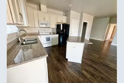 2642 Wyatt Drive, Medford, OR 97501 - Photo 3