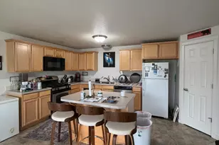 897 SE Kierra Pl, Madras, OR 97741 - Photo 3