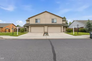 901 SE Kierra Pl, Madras, OR 97741 - Photo 3