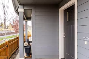 3210 NW 10th St, Redmond, OR 97756 - Photo 5