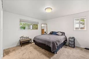 413 Emerald Cir, Medford, OR 97501 - Photo 19