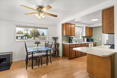 413 Emerald Circle, Medford, OR 97501 - Photo 9