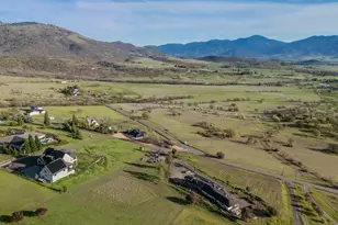 4691 Cherry Ln, Medford, OR 97504 - Photo 57