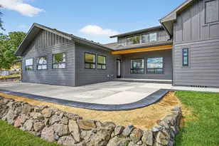 4691 Cherry Ln, Medford, OR 97504 - Photo 65