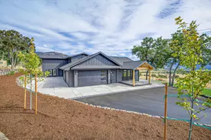 4691 Cherry Ln, Medford, OR 97504 - Photo 57