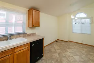 2400 SW Phlox Pond Dr, Redmond, OR 97756 - Photo 11