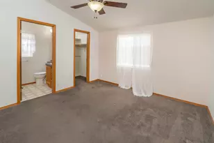 2400 SW Phlox Pond Dr, Redmond, OR 97756 - Photo 13