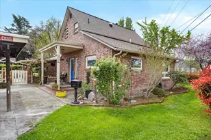 440 Bush St, Central Point, OR 97502 - Photo 1