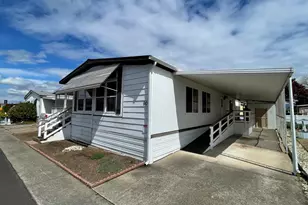 301 Freeman Rd, Central Point, OR 97502 - Photo 3