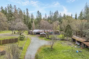 9600 W Evans Creek Rd, Rogue River, OR 97537 - Photo 9