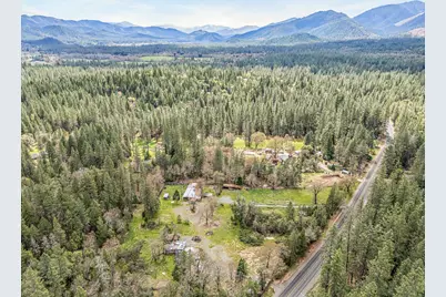 9650 W Evans Creek Road, Rogue River, OR 97537 - Photo 5