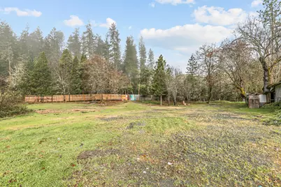 9650 W Evans Creek Road, Rogue River, OR 97537 - Photo 9