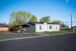 424 S Harney Ave, Burns, OR 97720 - Photo 17