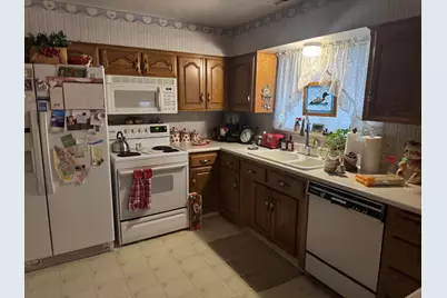 225 SW Westholm Avenue, Grants Pass, OR 97526 - Photo 15