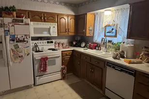 225 SW Westholm Ave, Grants Pass, OR 97526 - Photo 15