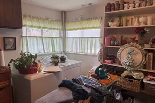 225 SW Westholm Ave, Grants Pass, OR 97526 - Photo 7