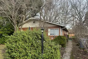 225 SW Westholm Ave, Grants Pass, OR 97526 - Photo 1