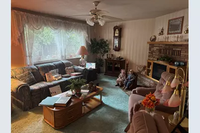 225 SW Westholm Avenue, Grants Pass, OR 97526 - Photo 3