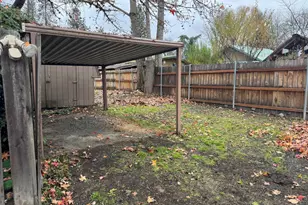 225 SW Westholm Ave, Grants Pass, OR 97526 - Photo 21