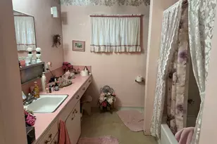 225 SW Westholm Ave, Grants Pass, OR 97526 - Photo 5