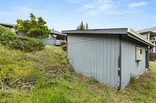 2495 NW Loma Vista Dr, Roseburg, OR 97471 - Photo 55