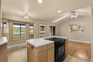 2495 NW Loma Vista Dr, Roseburg, OR 97471 - Photo 23