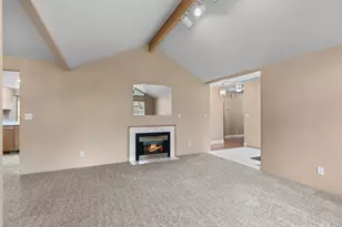 2495 NW Loma Vista Dr, Roseburg, OR 97471 - Photo 9