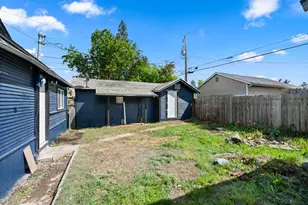 603 W 2nd St, Medford, OR 97501 - Photo 17