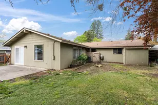 317 Highland Dr, Medford, OR 97504 - Photo 23