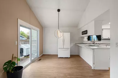 317 Highland Drive, Medford, OR 97504 - Photo 9