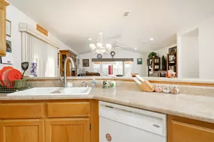 1150 Angler Ln, Grants Pass, OR 97527 - Photo 9